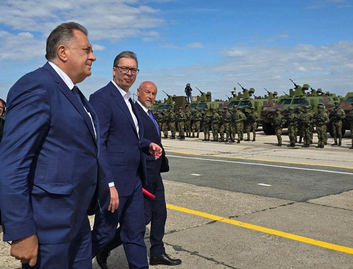 Vučić i Dodik će pokrenuti kampanju promjene prebivališta za mladiće iz RS-a!